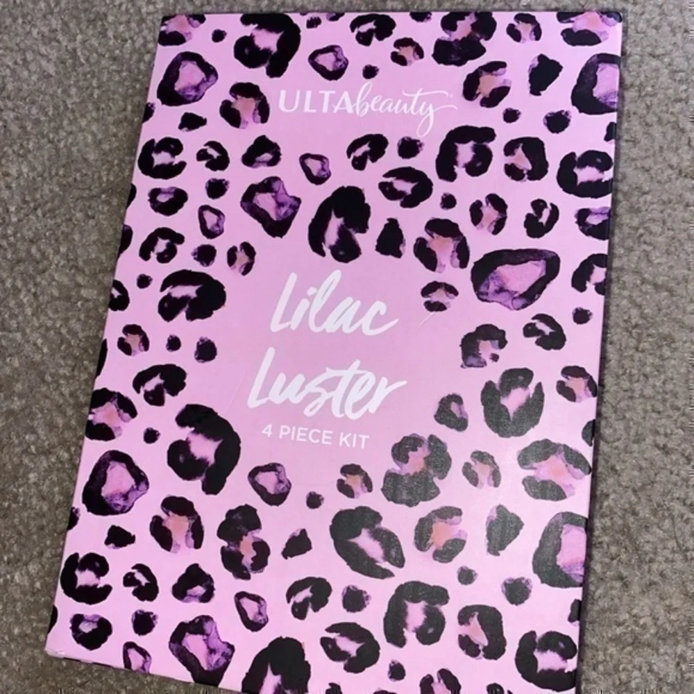 LILAC LUSTER 3 PIECE MAKEUP KIT❗️ - Picture 2 of 4